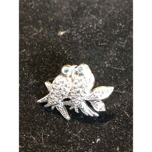 Signed Avon PRECIOUS PET LOVEBIRDS Lapel Pin Silver Tone Marcasite.